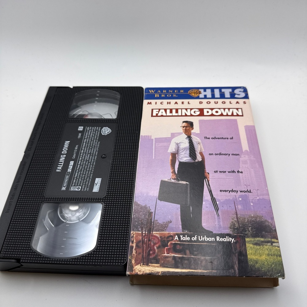 Falling Down VHS Michael Douglas Warner Bros Hits 1993 Movie 12648 Thriller